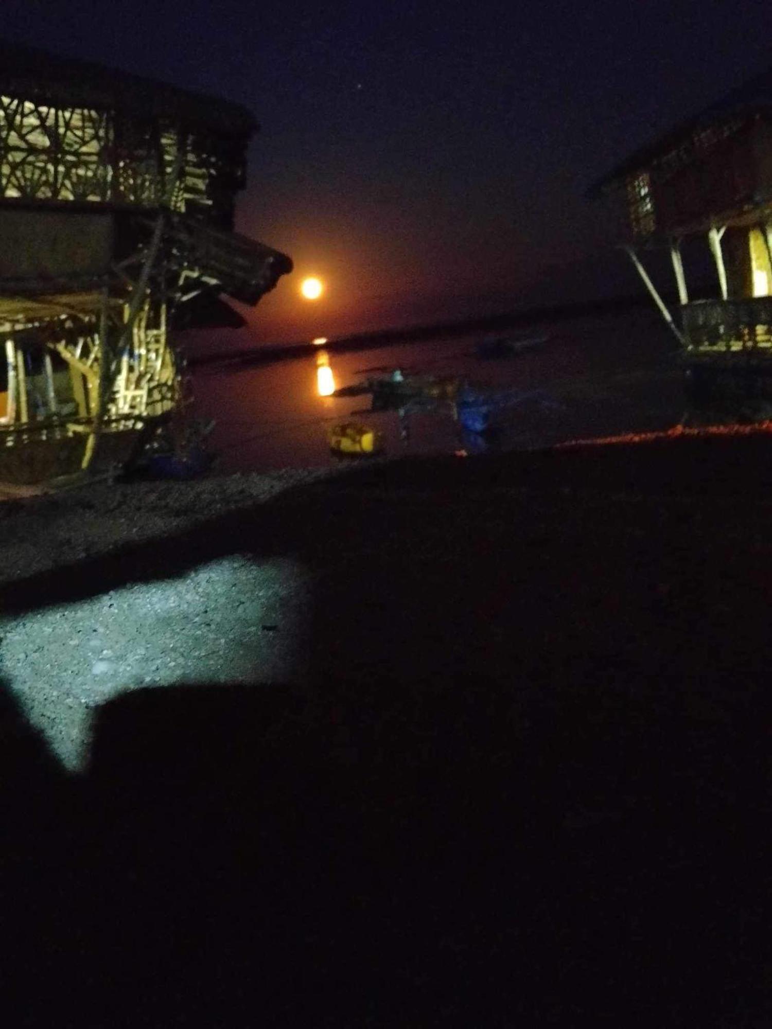 Bamboo Nest Beachfront Puerto Princesa Exterior foto
